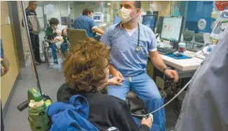  ?? MICHAËL MONNIER LE DEVOIR ?? Former des médecins à porter un regard différent sur leurs valeurs et leur pratique, c’est aussi leur permettre d’être, à terme, plus à l’écoute de leurs patientes et patients.