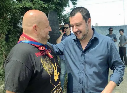 ?? ?? Due «Leghe» L’assessore regionale Roberto Marcato e il segretario della Lega (non più Nord) Matteo Salvini durante a un appuntamen­to elettorale