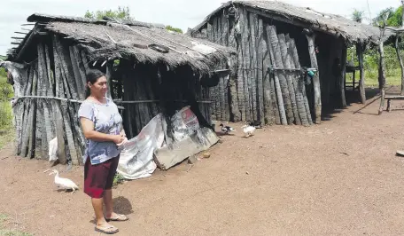  ?? ?? Aunque los subsidios ayudaron a reducir la pobreza monetaria, mucha gente está en riesgo por falta de servicios básicos y casa digna.