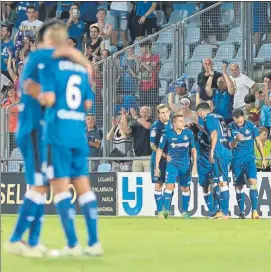  ?? FOTO: EFE ?? Los jugadores del Getafe celebran uno de los goles marcados ayer al Huesca