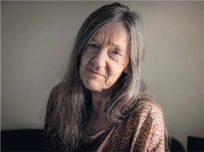  ?? Bild: Lisa Thanner ?? Eva, 72 år, har ingen problemati­k med missbruk. Och det är det som har räddat henne under de 30 åren på gatorna, säger hon.