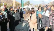  ?? Picture: Veronica Mahlaba ?? REMEMBERED: Environmen­tal Affairs Minister Edna Molewa and Tourism Minister Derek Hanekom unveiled the Sisulu Circle Garden at the Walter Sisulu National Botanical Garden in Roodepoort, Gauteng.