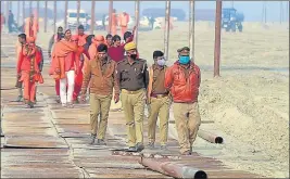  ?? HT PHOTO ?? Policemen at the Magh mela-20201 area in Prayagraj