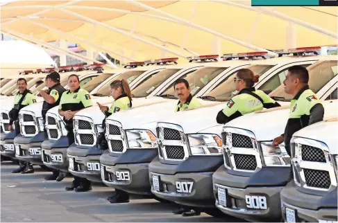  ??  ?? La ceremonia se realizó en la explanada de la presidenci­a municipal