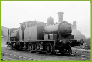  ??  ?? Above: Hudswell Clarke 0-6-0T No. 644 Belfast was built in 1903. It’s photograph­ed in front of an unidentifi­ed 0-4-0ST.
