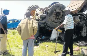  ?? Picture: SUPPLIED ?? ROAD CARNAGE: Four people died after a vehicle they were travelling in collided with a truck in Ngqeleni near Mthatha yesterday