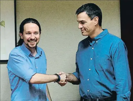  ?? EMILIA GUTIÉRREZ ?? Pablo Iglesias y Pedro Sánchez se reunieron durante más de dos horas con sus equipos en el Congreso