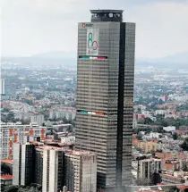  ?? /ULISES BRAVO ?? El director de Finanzas de Pemex, Alberto Velázquez García, y el Secretario de Hacienda, Carlos Urzúa estuvieron en la reunión