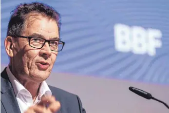  ?? FOTO: CHRISTIAN FLEMMING ?? Gerd Müller beim Bodensee Business Forum vergangene Woche. Der CSU-Politiker drängt seit Monaten darauf, im nächsten Haushalt mehr Geld für Entwicklun­gspolitik zu bekommen.