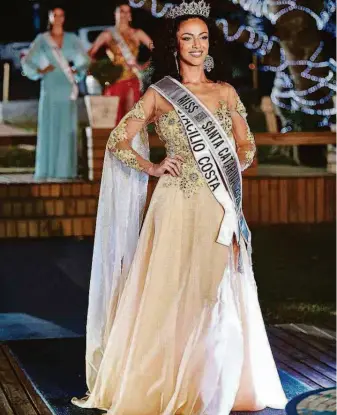  ?? Divulgação ?? Vitoriosa no concurso de Miss Santa Catarina, Bruna Valim agora deve competir na fase nacional do Miss Universo, em novembro