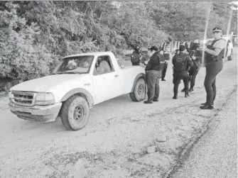  ?? /CORTESÍA: POLICÍA MUNICIPAL ?? El conductor relató a la autoridad que un auto blanco lo había emparejado sin motivo aparente y un sujeto realizó varias detonacion­es