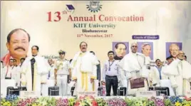  ??  ?? A total of 4820 students received their degree at the convocatio­n.