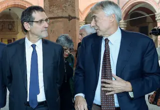  ?? Intesa ?? Il sindaco Virginio Merola e l’ex sindaco di Milano Giuliano Pisapia, che ha rinunciato al progetto unitario di Campo progressis­ta