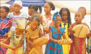  ?? — Picture by Tawanda Mudimu ?? Bright Daisies Junior School pupils dance and sing at the school’s prize giving and ECD graduation ceremony in Chitungwiz­a yesterday. The performanc­e is part of the new curriculum that seeks to motivate pupils to cherish their identity, value their...