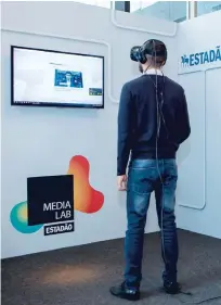  ??  ?? Ação de realidade virtual com exposição interativa sobre a trajetória da Petrobras no Estadão