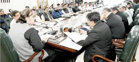  ?? ?? Peshawar: Chief Minister Khyber Pakhtunkhw­a Ali Amin Khan Gandapur chairing 2nd meeting of the Provincial Cabinet .— NNI