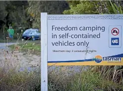  ?? ALDEN WILLIAMS/NELSON MAIL ?? Residents’ submission­s were heard at a draft freedom camping bylaw in Golden Bay