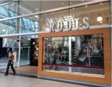  ?? RACHEL VERBIN/THE CANADIAN PRESS FILE PHOTO ?? Canadian retailer Roots, establishe­d in 1973, has applied to list on the Toronto Stock Exchange under the symbol ROOT.