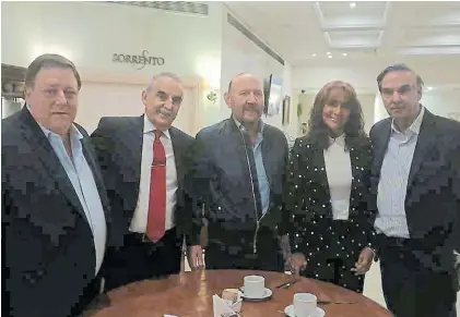  ?? ?? Peronistas. El formoseño Gildo Insfrán se reunió esta semana con Guillermo Moreno y Miguel Pichetto.