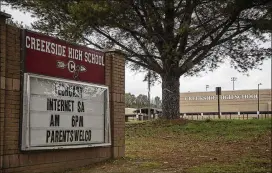  ?? ALYSSA POINTER / ALYSSA.POINTER@AJC.COM ?? Closing schools is proving to be controvers­ial, whatever the decision: People are upset both when it happens and when it does not.