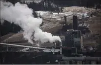  ?? THE CANADIAN PRESS FILE PHOTO ?? Coal is responsibl­e for almost half of global carbon dioxide emissions.