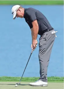  ?? REINHOLD MATAY/USA TODAY SPORTS ?? Tom Hoge, shown on Sunday, broke the 18-hole scoring record at The Players Championsh­ip last year with a 62.