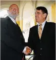  ?? FOTO: ANDREAS BRETZ ?? Rektor Markus Lüpertz ernannte Joachim Erwin 2004 zum Ehrensenat­or der Kunstakade­mie.