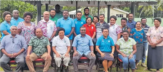  ?? Picture: MINISTRY OF AGRICULTUR­E AND WATERWAYS FACEBOOK PAGE ?? The participan­ts of the Red Papaya, the Ministry of Agricultur­e and Waterways spearheade­d a refresher training session for extension officers.