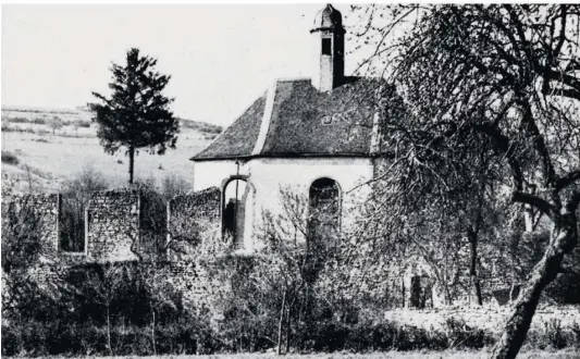  ?? REPRO: MARTIN BAUS ?? Die mehr als 200 Jahre alte Kapelle des Gräfinthal­er Klosters samt den Ruinen der einstigen Kirche in einer Aufnahme aus der Zeit nach 1900: Mehr als 500 Jahren hatte das Kloster Bestand.