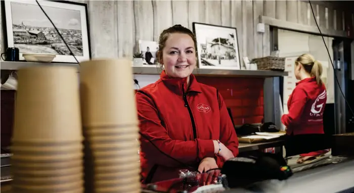  ?? Bild: Edvin Bergström ?? Ida Bond laddar inför sommaren på Göstas fisk.