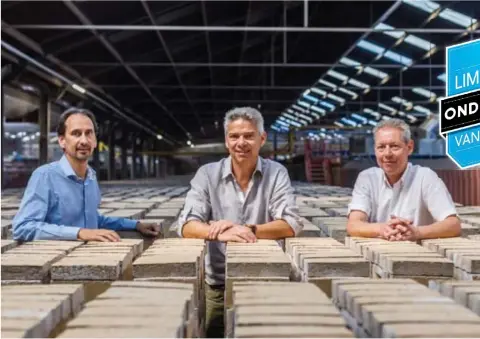  ?? FOTO RR ?? Het triumviraa­t van Nelissen Steenfabri­eken: Joeri Gevers, Carlos Jorissen en Burt Nelissen.