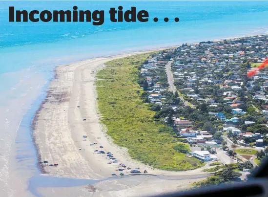  ?? Photo / Rosalie Willis ?? The Ka¯ piti coastline, overlookin­g Paraparaum­u Beach.