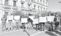  ?? RODRÍGUEZ Foto PABLO ?? Protesta inició frente a Palacio de Gobierno.