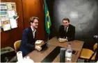  ??  ?? No Twitter de Bolsonaro, antes da publicação, a entrevista à Time