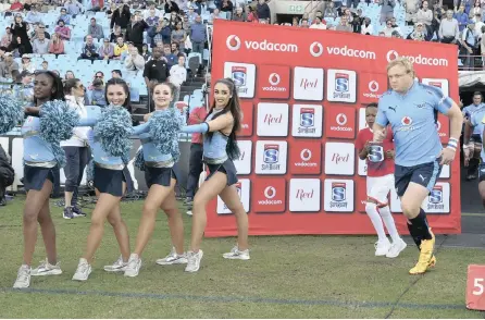  ?? PICTURE: BACKPAGE P IX ?? INSPIRING?: Adriaan Strauss, captain of the Vodacom Bulls, runs onto the field during their Super Rugby match against the Hurricanes at Loftus Versfeld, Pretoria, last month. The Bulls need to step up a gear when they play the Sharks in Durban tomorrow.