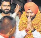  ?? HT PHOTOS ?? (Clockwise from above) Sandeep Singh campaignin­g in Pehowa on Thursday; BJP’s Babita Phogat campaigns in Charkhi Dadri, and Yogeshwar Dutt holds a roadshow in Sonepat on Friday.