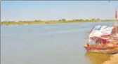  ?? HAIDAR NAQVI/HT ?? Ganga river with water visibly much cleaner than before, as seen from Kanpur’s Parmat Ghat.