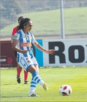  ?? FOTO: UNCITI ?? Nahikari García marca de penalti desde ante el Málaga