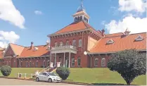  ?? PHOTO: AKHEELSEWS­UNKER ?? The Town Hill hospital was subject to a visit by the SAHRC yesterday.