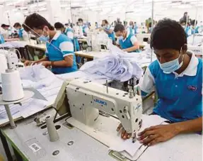  ?? FILE PIC ?? The private sector should mechanise, automate and computeris­e, and rely less on foreign workers.