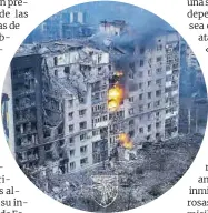  ?? AFP ?? Imagen aérea de una calle de Bajmut totalmente en ruinas.