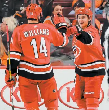  ?? PHOTO D’ARCHIVES AFP ?? L’attaquant finlandais Sebastian Aho a sonné la charge pour les Hurricanes dans une victoire de 6 à 3 face aux Predators. Il a également préparé le but de Justin Williams.