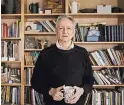  ?? CHLOE ELLINGSON FOR THE NEW YORK TIMES ?? Geoffrey Hinton, 75, is a lifelong academic whose early work was integral to the developmen­t of artificial intelligen­ce.