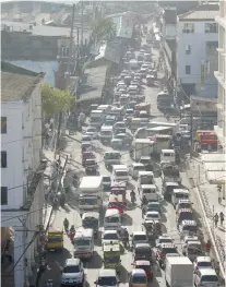  ?? SUNSTAR FOTO / ALEX BADAYOS ?? CROWDED. While the number of cars in Cebu is increasing fast, its roads are not getting wider, resulting in traffic congestion.