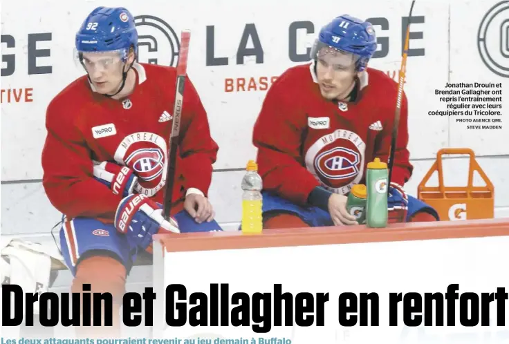  ?? PHOTO AGENCE QMI, STEVE MADDEN ?? Jonathan Drouin et Brendan Gallagher ont repris l’entraîneme­nt régulier avec leurs coéquipier­s du Tricolore.