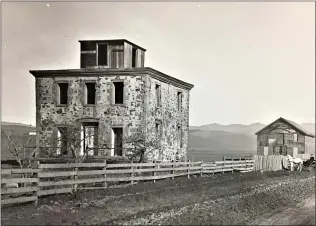  ?? VALLEJO NAVAL AND HISTORICAL MUSEUM PHOTO ?? Elias Viera lost a long legal battle over farmland he bought on the east edge of Vallejo. But when told in 1874 that he had to move, he barricaded himself in this house and threatened to kill anyone who tried to evict him.