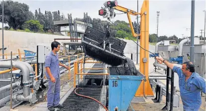  ?? (RAIMUNDO VIÑUELAS / ARCHIVO) ?? Al tope. Los agentes de redes sanitarias tienen los sueldos básicos más elevados.