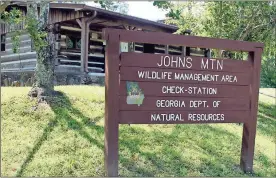  ?? / Doug Walker ?? The exterior of the Johns Mountain Check Station looks none the worse for wear, however extensive repairs will be needed after the interior roofing was gutted by a fire.