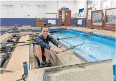  ?? FOTO: PHILIP DETHLEFS/DPA ?? Tina Christmann, Präsidenti­n des Oxford University Women’s Boat Clubs, als Training noch möglich war. Statt des Ruderduell­s mit Cambridge hatte die Hessin am Sonntag coronabedi­ngt zwangsfrei.