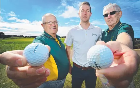  ?? Picture: MITCH BEAR ?? BRING IT ON: Geelong District Veteran Golfers Associatio­n captain Brian Hazell, The Sands’ Alex Makkreel and GDVGA president Richard Olsen are ready for the veterans state golf championsh­ips.
